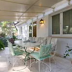Iris Villa *