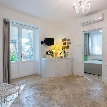Iris Villa
